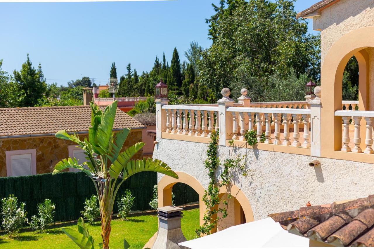 Castellet Villa *