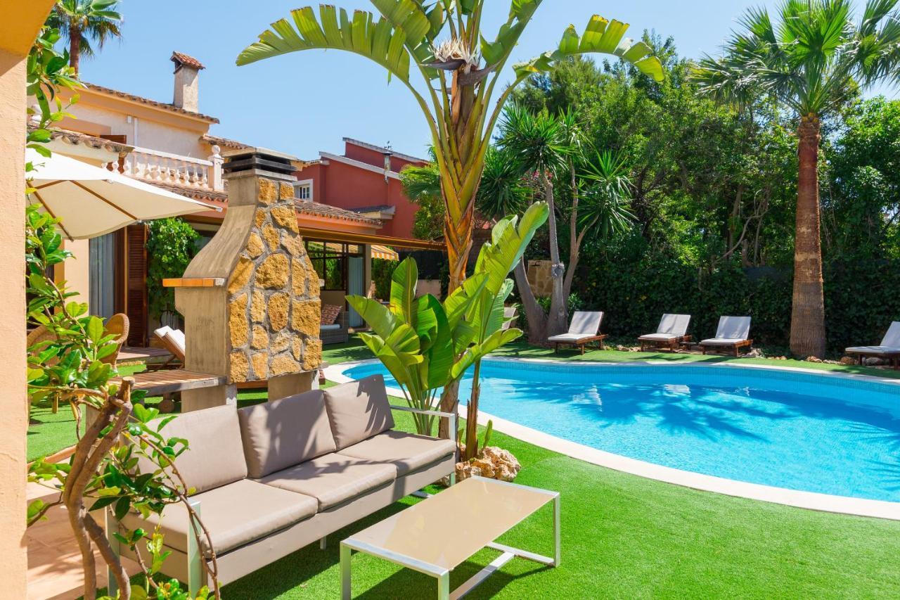 Castellet Villa *